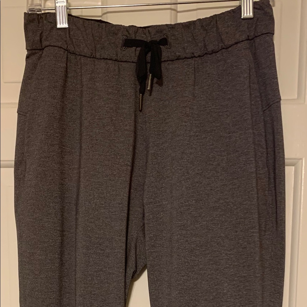 Lululemon On The Fly 7/8 Pants Gray Sz 6